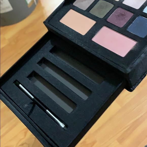 LORAC eyeshadow palette - Picture 6 of 6